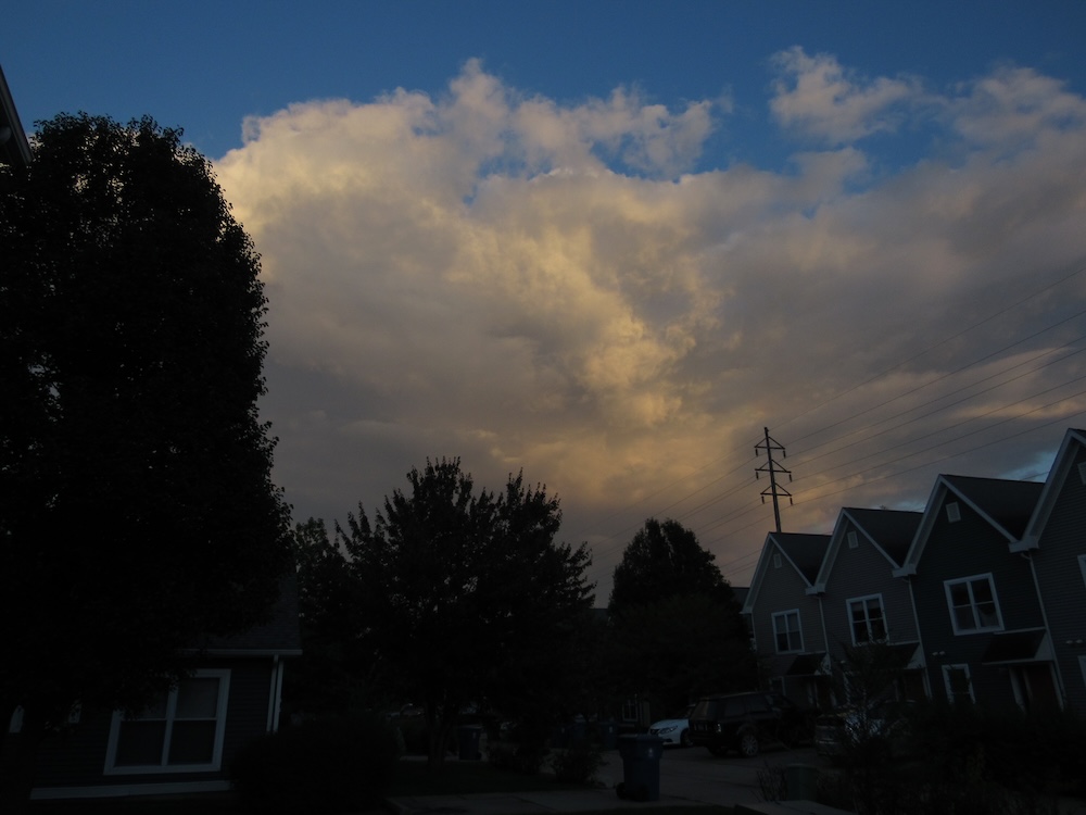 a picture of the clouds outside.