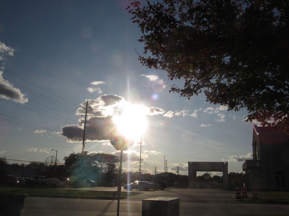 a picture of the sun shining.